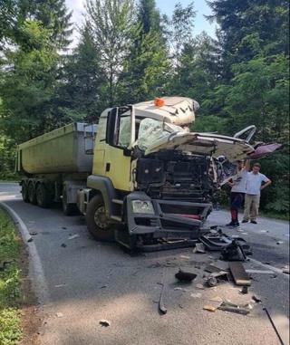 Sudarila se dva teretnjaka kod Lukavca, saobraćaj obustavljen