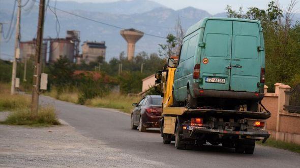 Kombi koji su koristili za obijanje depoa Višeg suda - Avaz