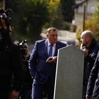 Dodik posjetio pravoslavno groblje "Prvomajska"