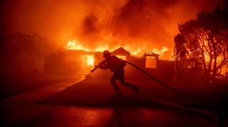 Najmanje dvije osobe poginule u požarima u blizini Los Anđelesa