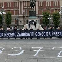 "Žene u crnom" povodom godišnjice genocida u Srebrenici organizovale stajanje u crnini