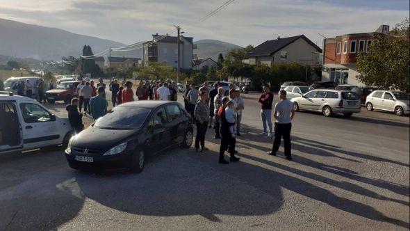 S protesta na mjestu nesreće - Avaz