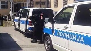 Vozači iz Tešnja i Stanara pokušali podmititi policajce: Ubacivali im novac u vozilo i fasciklu s prekršajnim nalozima