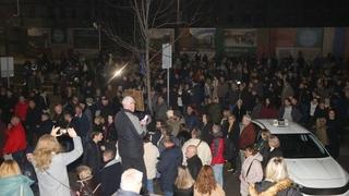 Održan deveti protest opozicije u Srbiji: Demonstranti traže oslobađanje privedenih studenata i aktivista