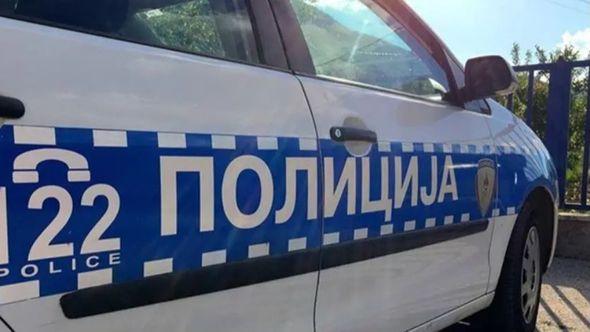 Policija ispred kuće - Avaz