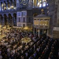 Hiljade vjernika na bajram namazu u istanbulskoj džamiji Aja Sofija