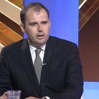 Bajrović nakon saslušanja: Terete me zbog tvita da je Azra Zornić moj heroj