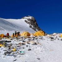 Mont Everest je prepun fekalija penjača: Uvodi se novo pravilo 