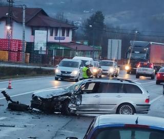 Udes kod Žepča: Povrijeđene dvije osobe 