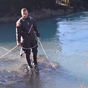 Video / Ronioci u Mostaru tragaju za mladićem koji je skočio sa „Studentskog mosta“