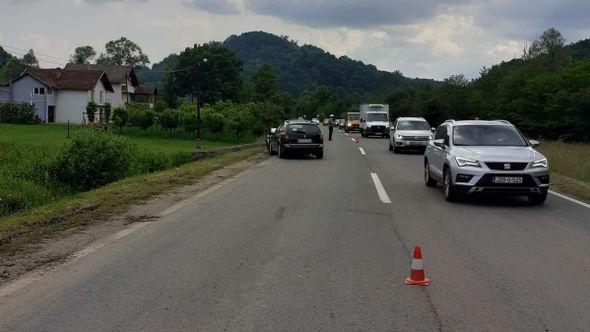 Sudar dva automobila u mjestu Liješnica kod Maglaja - Avaz