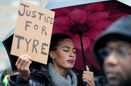 Protesters march Saturday, Jan. 28, 2023, in Memphis, Tenn., over the death of Tyre Nichols, who died after being beaten by Memphis police - Avaz