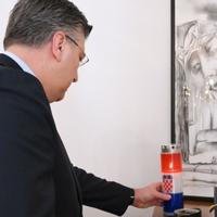 Plenković i ukrajinski ambasador zapalili svijeće povodom godišnjice agresije na Ukrajinu