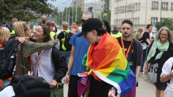 Pristižu učesnici Bh. povorke ponosa - Avaz