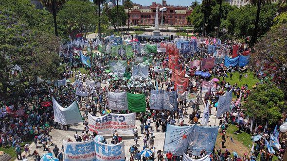 S protesta u Argentini - Avaz