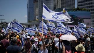 Demonstranti blokirali glavne ceste u Izraelu, traže dogovor o taocima u Gazi
