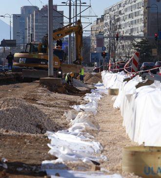 Većina konzola i stubova kontaktne mreže je zamijenjena na cijeloj dionici - Avaz