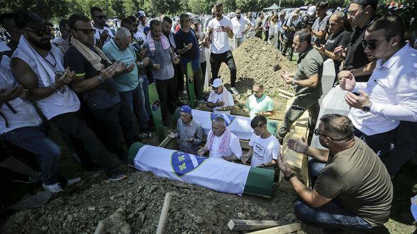 Klanjana dženaza i obavljen ukop u Memorijalnom centru Srebrenica - Avaz