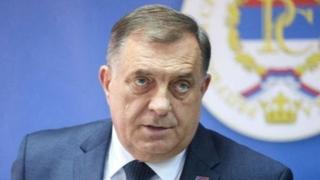 Dodik o ženama koje su istakle zastavu s ljiljanima: "Vama u Banjoj Luci nema mjesta"