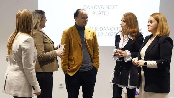 Danova Next - Avaz