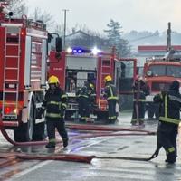 Prve fotografije požara u Novom Sadu: Dvije osobe žive izgorjele