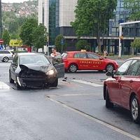 Haos u Sarajevu: Sudar 4 automobila, ima povrijeđenih