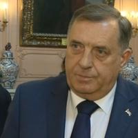 Dodik će ubuduće plaću primati "na ruke"?