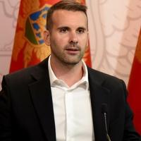 Uzavrelo na relaciji Spajić - Milatović: "Takvi ljudi žive zarobljene i teške živote"