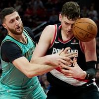 "Stršljeni" koji ne ubadaju: Šarlot razbijen u Portlandu, Nurkić dobro odigrao