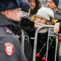 Hiljade građana Moskve se okupilo u koloni kako bi odalo počast Navaljnom