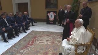 Papa Franjo primio i blagoslovio fudbalsku reprezentaciju Hrvatske pred Euro u Njemačkoj
