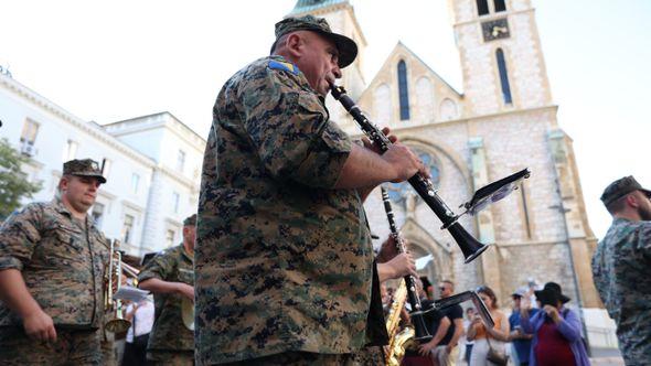 Defile Orkestra Oružanih snaga BiH - Avaz