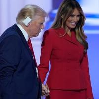 Prvo njeno pojavljivanje u javnosti: Donald Tramp i Melania razmijenili zagrljaje i poljupce