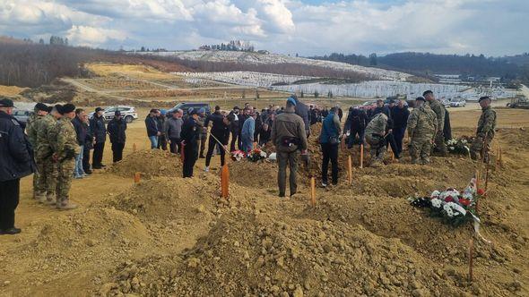 Sahrana održana na Gradskom groblju Vlakovo - Avaz