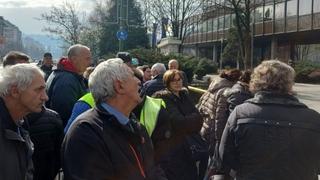 Protest radnika "Krivaje" ispred Vlade FBiH: "Ljudi su premoreni, ne mogu više"