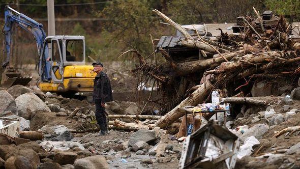 Deseci kuća sravnjeni sa zemljom - Avaz