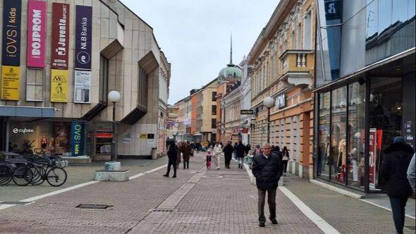 Po zvaničnim podacima Zavoda za statistiku RS, broj radnika u prerađivačoj industriji za godinu dana je manji za oko 3.000 - Avaz