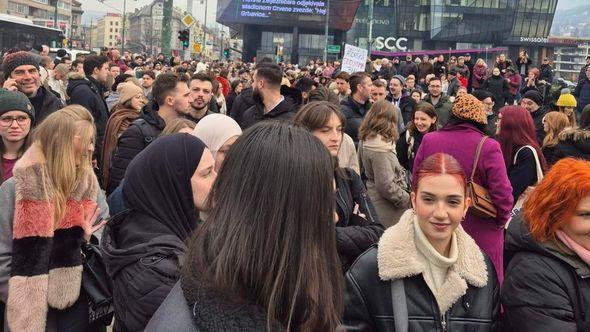 Protesti ispred Parlamenta BiH - Avaz