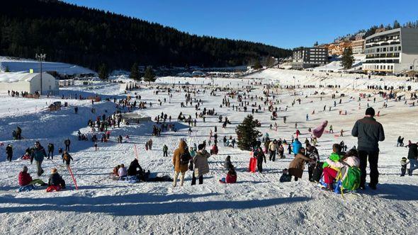 Bjelašnica vrvi od posjetilaca - Avaz