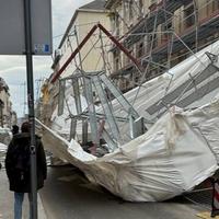 U centru Zagreba se srušila skela: Sumnja se da je jedna osoba zatrpana