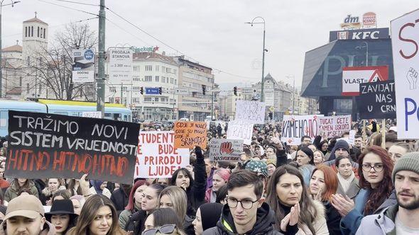 Građani poslali poruke vlasti - Avaz