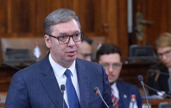 Vučić: Kako mi je kao roditelju kad moram to da čitam - Avaz