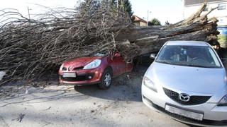 Olujno nevrijeme u Hrvatskoj, u Zagrebu povrijeđena jedna osoba