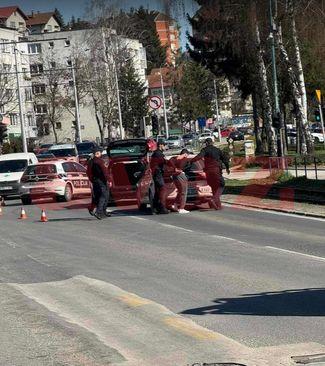 Policija na terenu  - Avaz