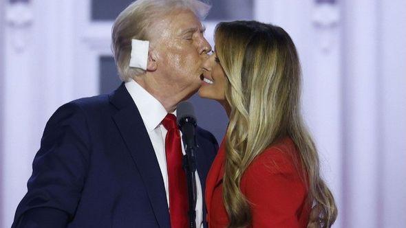 Melanija i Donald Tramp - Avaz