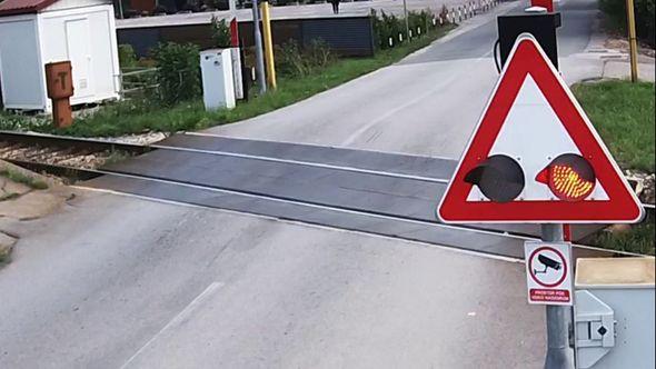 Novi slučaj zaglavljivanja automobila - Avaz