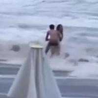 Video / Bila je s momkom na plaži: Njega talas odvukao prema plaži, a nju nisu još uvijek pronašli