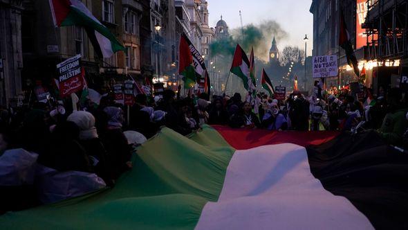 Protesti u Londonu - Avaz