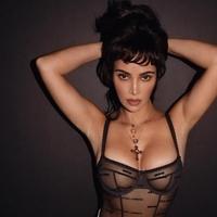 Kim Kardašijan objavila fotografije u donjem vešu, pa je mnogi napljuvali: "Ništa oko tebe nije sveto"