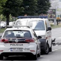 Sudar na raskrsnici u Sarajevu: Teško povrijeđen pješak